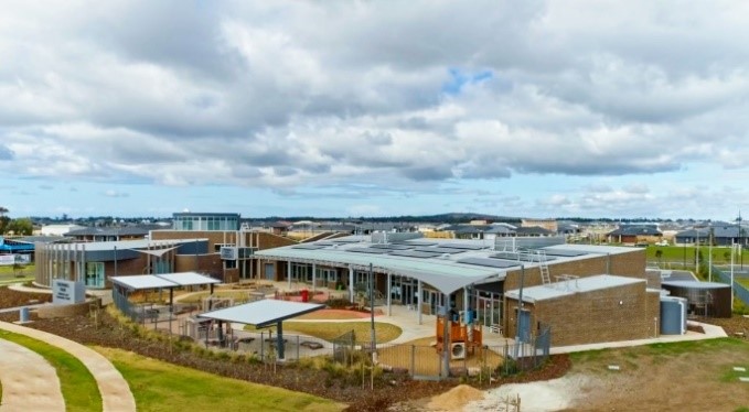 School in Australia with Vertex S+ solar panels on the roof.